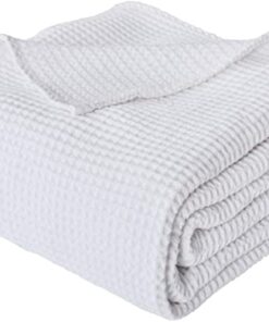 Thermal waffle weave blankets