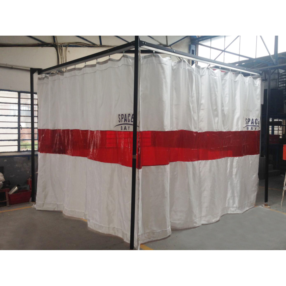 Space Bay 3.5M X 3.5M 4 Pillar Yellow Welding Screen